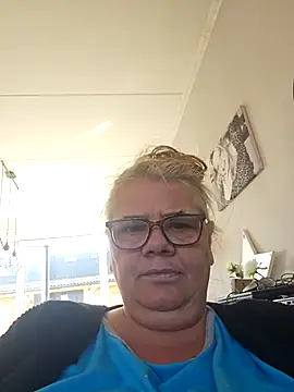 Snapshot of hotladymoon chatting on September 2025 09:05:02 AM hotladymoon online show from September 2025 09:05:02 AM