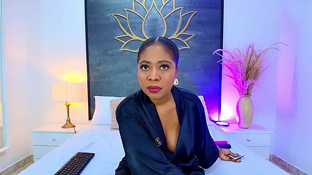 AlisonTravis online show from April 2026 07:49:01 PM