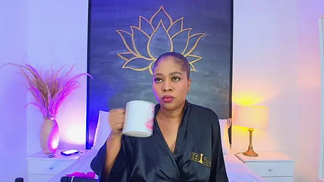 Snapshot of AlisonTravis chatting on June 2026 03:55:02 AM AlisonTravis online show from June 2026 03:55:02 AM