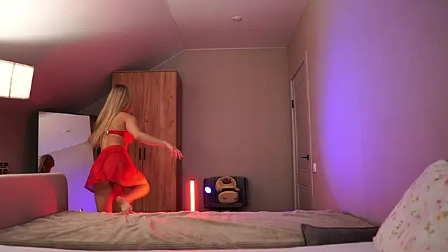 VikkiLustfull online show from February 2026 01:22:01 PM