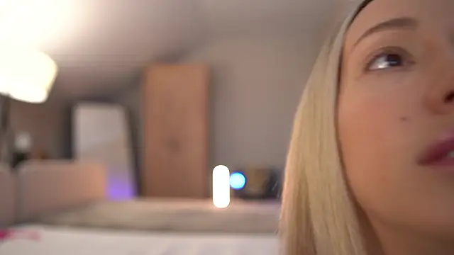 VikkiLustfull online show from February 2026 12:12:01 PM