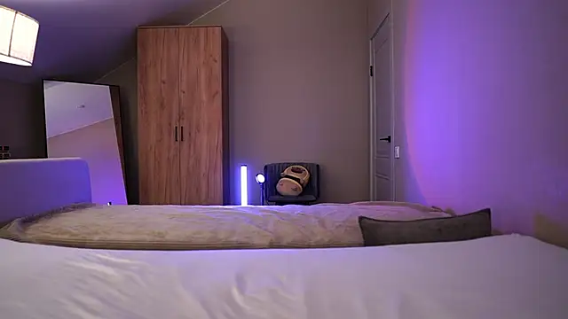 VikkiLustfull online show from March 2026 08:17:01 AM