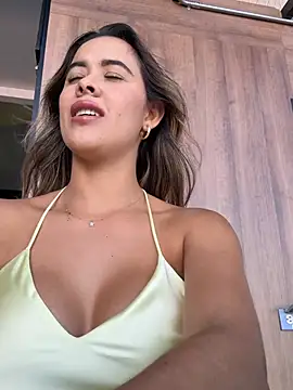 Emilia Bakerr online show from August 2026 07:56:02 PM