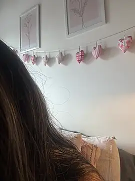 Emilia Bakerr online show from August 2026 06:58:01 PM