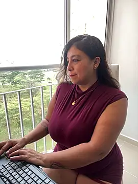 MrsFoucher online show from February 2025 12:47:01 PM