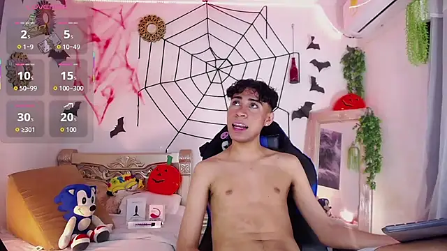 Snapshot of huge_armound chatting on November 2025 01:21:01 AM huge armound online show from November 2025 01:21:01 AM