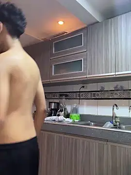 Snapshot of huge_armound chatting on October 2025 01:28:02 AM huge armound online show from October 2025 01:28:02 AM