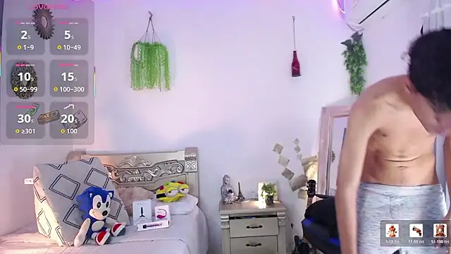 Snapshot of huge_armound chatting on January 2026 11:09:02 PM huge armound online show from January 2026 11:09:02 PM