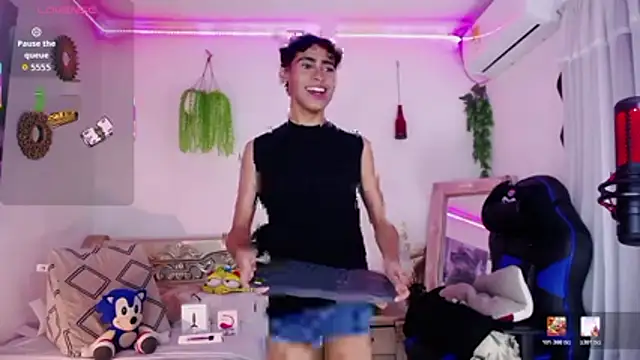 huge armound online show from April 2026 02:52:01 AM