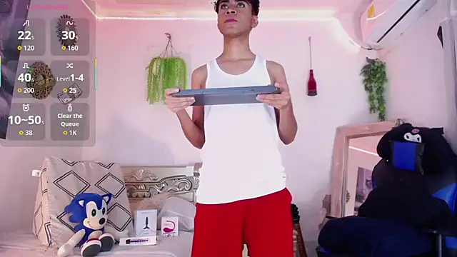 Snapshot of huge_armound chatting on November 2025 06:41:02 PM huge armound online show from November 2025 06:41:02 PM