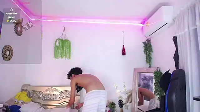 huge armound online show from February 2026 06:35:02 AM