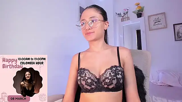  Caroliinee  online show from March 2025 07:16:02 PM