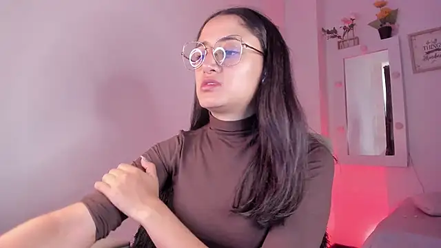  Caroliinee  online show from September 2025 04:57:02 PM