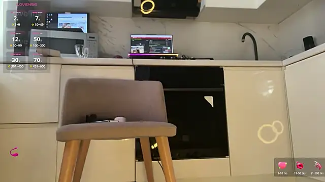 Marina- online show from November 2025 08:36:02 AM