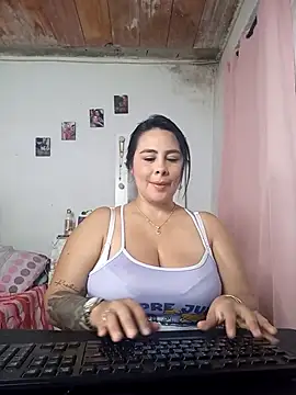 Snapshot of mariana_mari chatting on March 2025 03:20:02 PM mariana mari online show from March 2025 03:20:02 PM