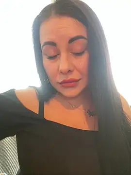 Snapshot of DaisyStreet chatting on February 2026 10:17:02 AM DaisyStreet online show from February 2026 10:17:02 AM