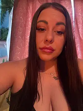 Snapshot of DaisyStreet chatting on July 2026 10:54:01 AM DaisyStreet online show from July 2026 10:54:01 AM