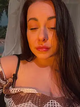 DaisyStreet online show from April 2026 07:58:02 PM