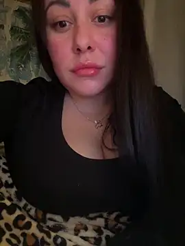 Snapshot of DaisyStreet chatting on December 2025 04:52:02 PM DaisyStreet online show from December 2025 04:52:02 PM