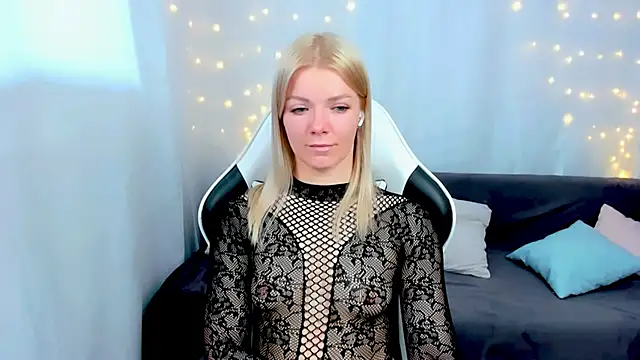 Lily Daviss online show from April 2026 03:02:01 AM