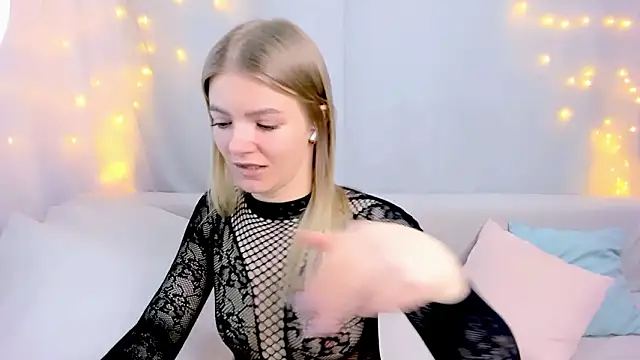 Lily Daviss online show from February 2026 02:53:01 AM