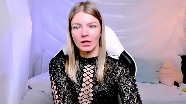 Lily Daviss online show from November 2025 02:11:01 AM