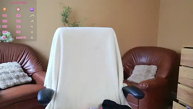 KaylaLaine online show from April 2026 06:20:01 AM