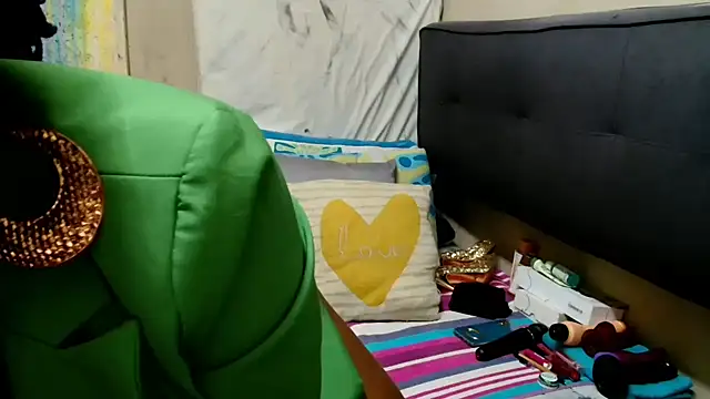 Snapshot of Brunettedevon33 chatting on September 2025 12:10:01 PM Brunettedevon33 online show from September 2025 12:10:01 PM