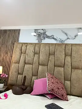 Snapshot of Hannagarces chatting on April 2026 11:27:01 AM Hannagarces online show from April 2026 11:27:01 AM