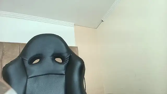 Snapshot of Hannagarces chatting on November 2025 11:36:02 AM Hannagarces online show from November 2025 11:36:02 AM