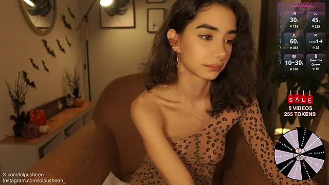 Snapshot of JulietteDee chatting on October 2025 10:54:02 PM JulietteDee online show from October 2025 10:54:02 PM