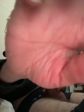 maurix9111 online show from December 2025 10:33:02 PM