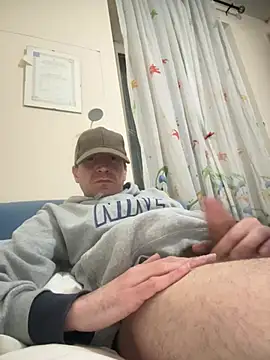 maurix9111 online show from April 2026 07:20:01 PM