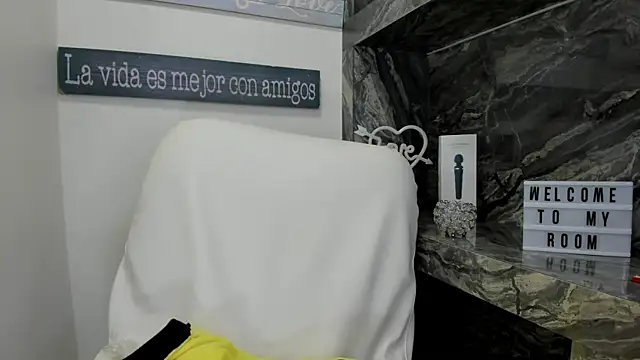 miss danika online show from January 2026 11:06:02 AM