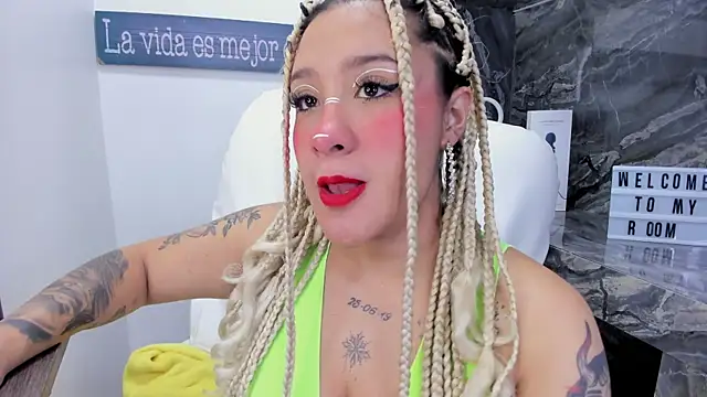 miss danika online show from December 2025 11:03:02 AM