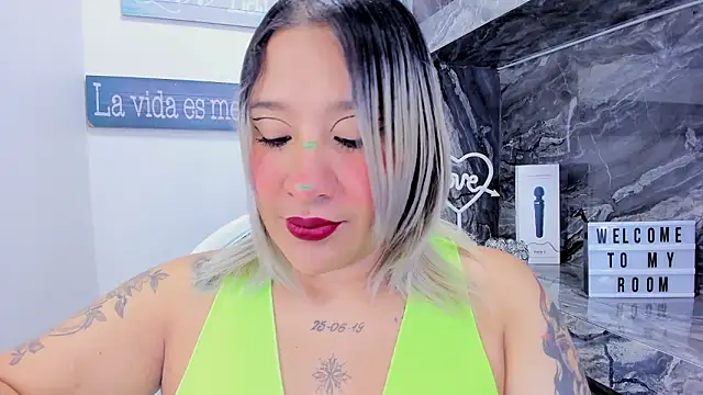 miss danika online show from February 2026 11:06:01 AM