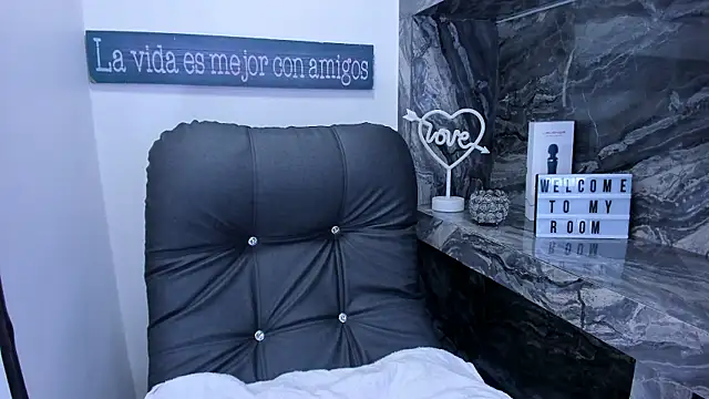 miss danika online show from February 2026 11:10:02 AM