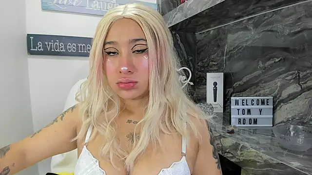 Snapshot of miss_danika chatting on October 2025 11:01:01 AM miss danika online show from October 2025 11:01:01 AM