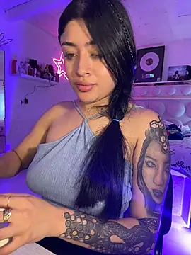 lucianaroy online show from April 2026 11:22:02 PM