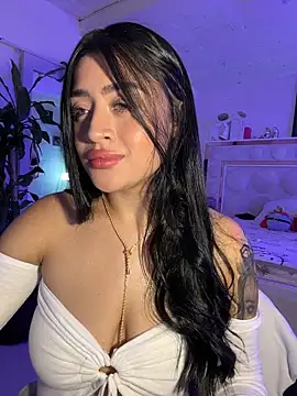 lucianaroy online show from April 2026 01:56:01 AM