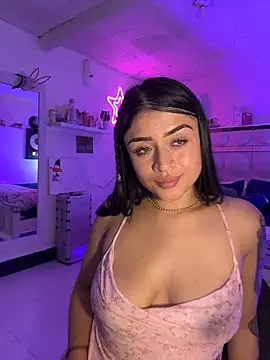 lucianaroy online show from June 2026 11:54:02 PM