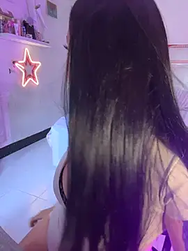 lucianaroy online show from March 2026 09:08:02 PM