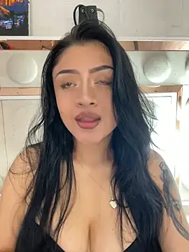lucianaroy online show from February 2025 09:28:01 PM