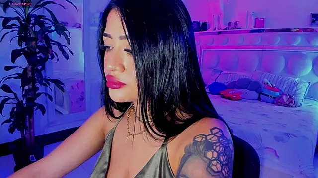 lucianaroy online show from June 2026 09:56:02 PM