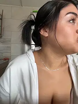 Snapshot of lucianaroy chatting on November 2025 03:01:02 PM lucianaroy online show from November 2025 03:01:02 PM