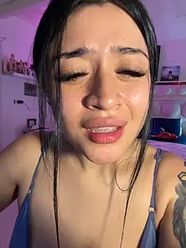 lucianaroy online show from May 2026 11:58:02 PM