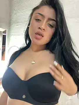 lucianaroy online show from February 2025 12:05:01 AM