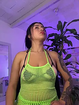 Snapshot of lucianaroy chatting on November 2025 10:43:02 PM lucianaroy online show from November 2025 10:43:02 PM