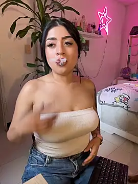 lucianaroy online show from June 2026 09:58:01 PM