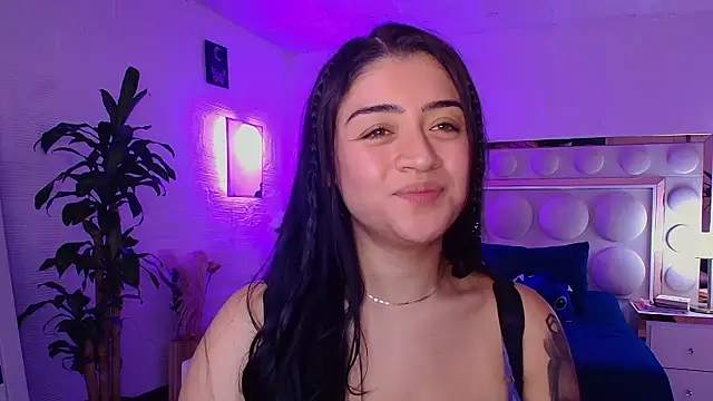 lucianaroy online show from October 2025 08:31:01 PM